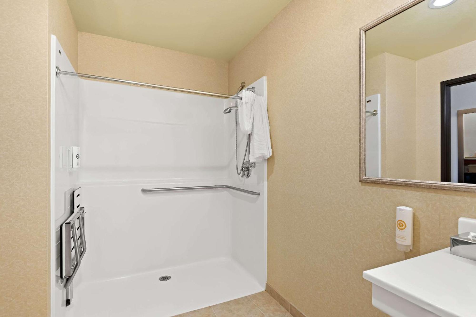 Comfort Inn & Suites Creswell Εξωτερικό φωτογραφία